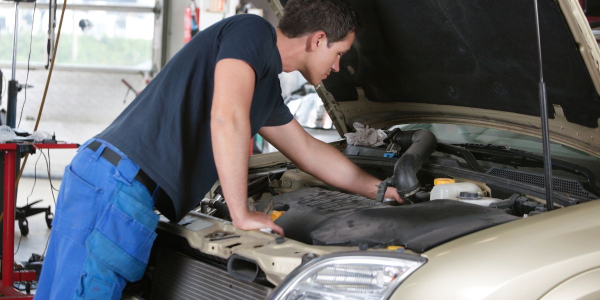 DeesAutoCare's tweet photo. 4 Signs You Need Auto Repair to Address Hidden Collision Damage https://t.co/ZT1U01P0Nl https://t.co/aV8KK1sdsV