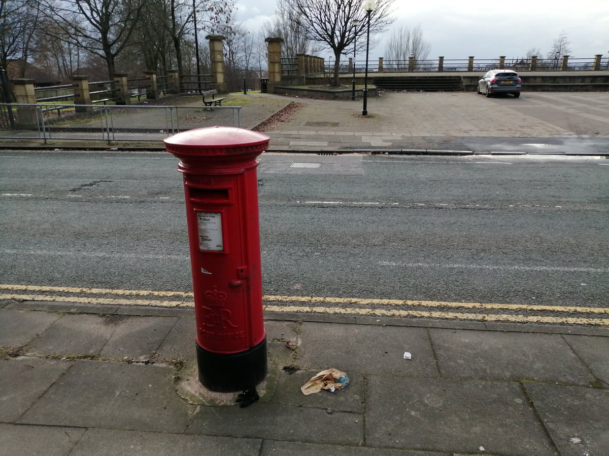 JDavies03842510's tweet photo. Following the red with Geography drift! Lets explore Liverpool #geographydrift
#attention2place
#geogedmmu https://t.co/DY4OJO8n5Y