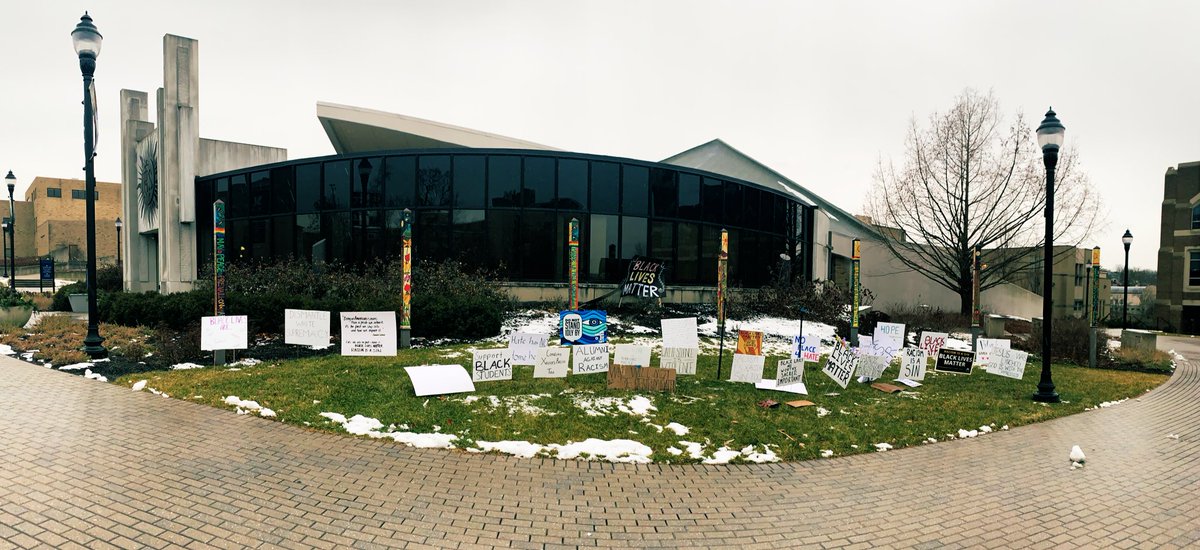 XavierU's tweet photo. Nearly one week later outside Bellarmine Chapel...

Proud of our community. 💙 

#AllForOne | #BlackLivesMatter https://t.co/1NhYaQCR3H