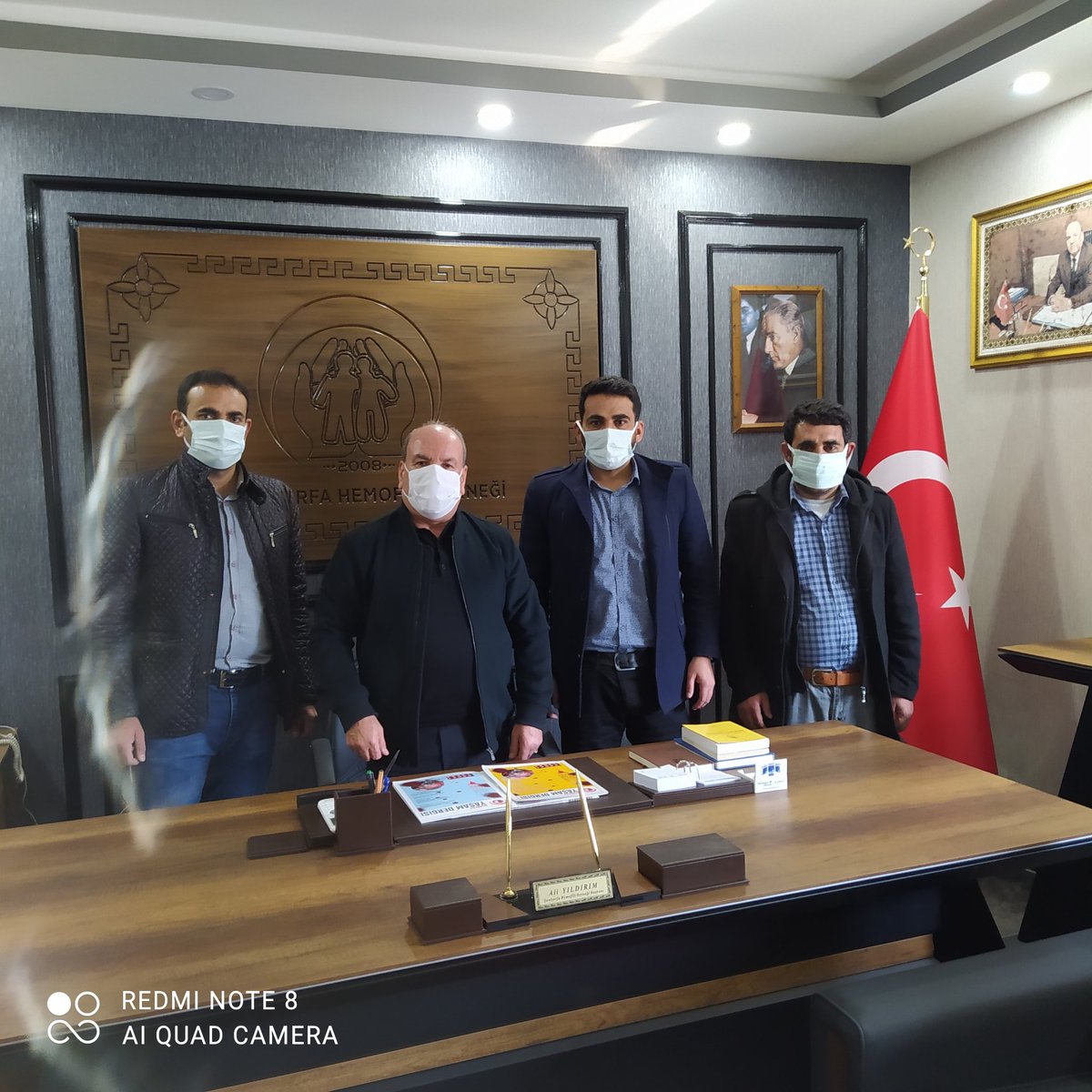 Sayın hemofili dernek başkanı DAYIM Ali YILDIRIM yeni makamında ziyarette bulunduk kendisine nazik misafirperverliğine dolayı teşekkür ediyorum ALLAH yar yardımcın olsun.