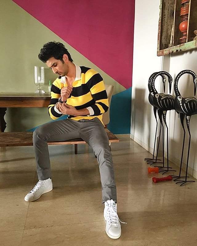AnkaraS13's tweet photo. SUSHANT IS AN EMOTION
He is the Only person who can be felt, Spoken to, Heard, Understood &amp; Realised by our Hearts 💕 He is Too Special for words...We All Love him more than anything else in this Universe !!! He MUST get JUSTICE !!! https://t.co/YpUOn1APxu