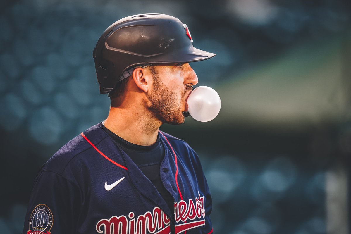 Popping in to wish you a happy #NationalBubbleGumDay!