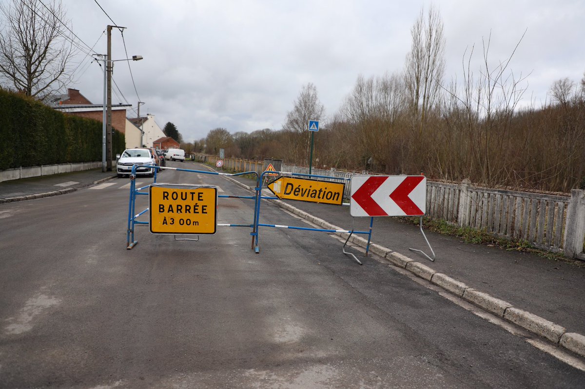 GrandArras's tweet photo. #travaux #eaupotable #defenseincendie. A #Achicourt, nous avons investi 450 000 euros pour renouveler le réseau d’eau potable et de défense incendie rue du Belloy. Indispensable pour que notre réseau d’eau soit #performant https://t.co/OND4NJ7gTd
