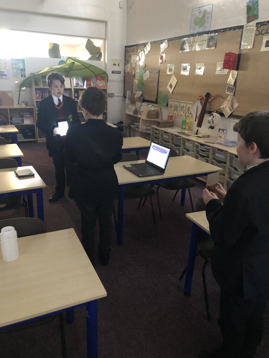 AnfieldRoadY6's tweet photo. Exploring reflection of light! We loved the challenges in science today! #anfieldloveslearning #teamwork https://t.co/s4J1EYwtkS