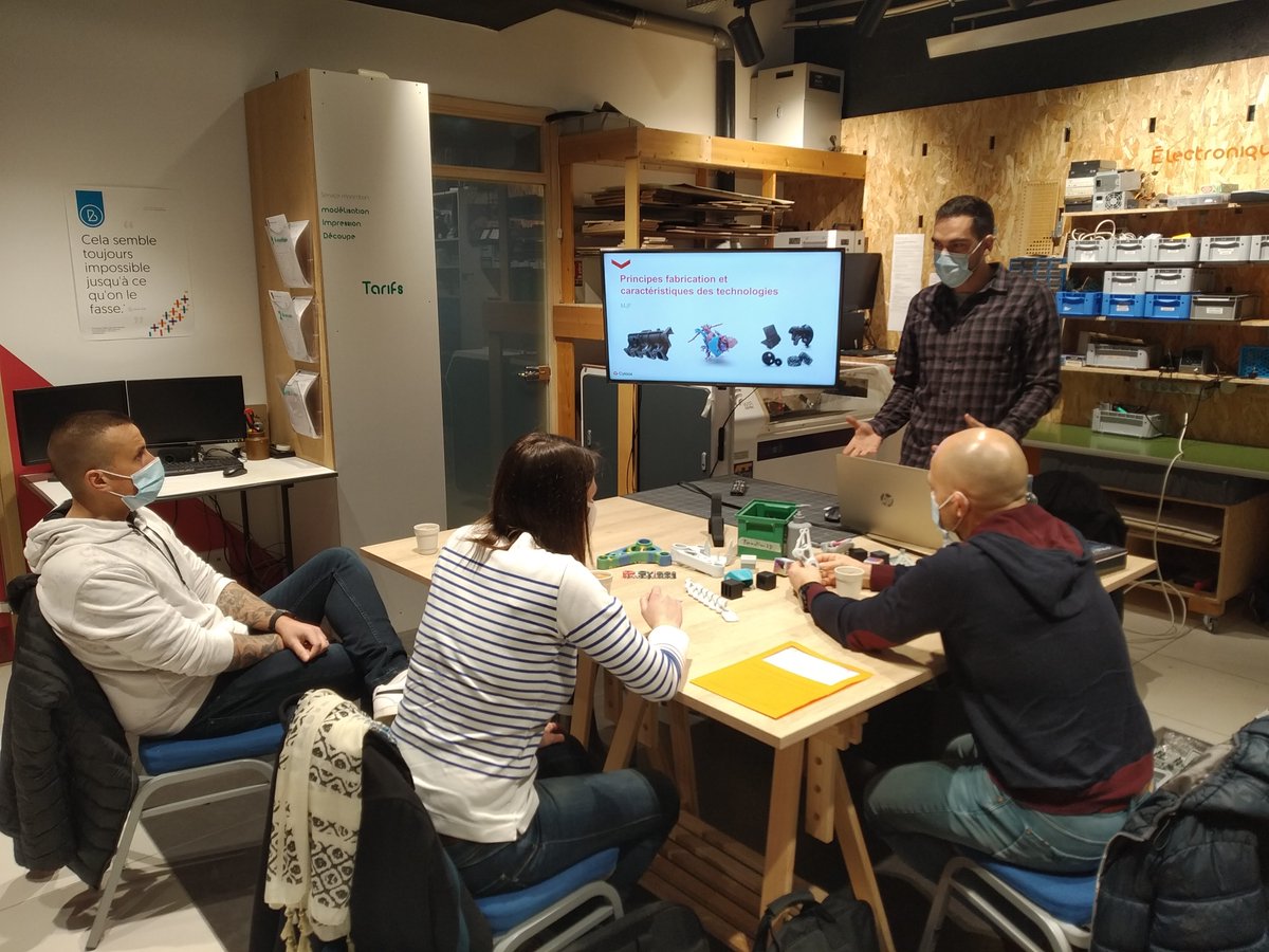 Cette semaine, l’équipe Cylaos est intervenue pour 5 jours de formation à destination des industriels et personnes souhaitant connaître le fonctionnement de la fabrication additive.

#industrie #enseignement #formation #impression3d #3Dprinting #fabricationadditive #SLA #FDM #MJF