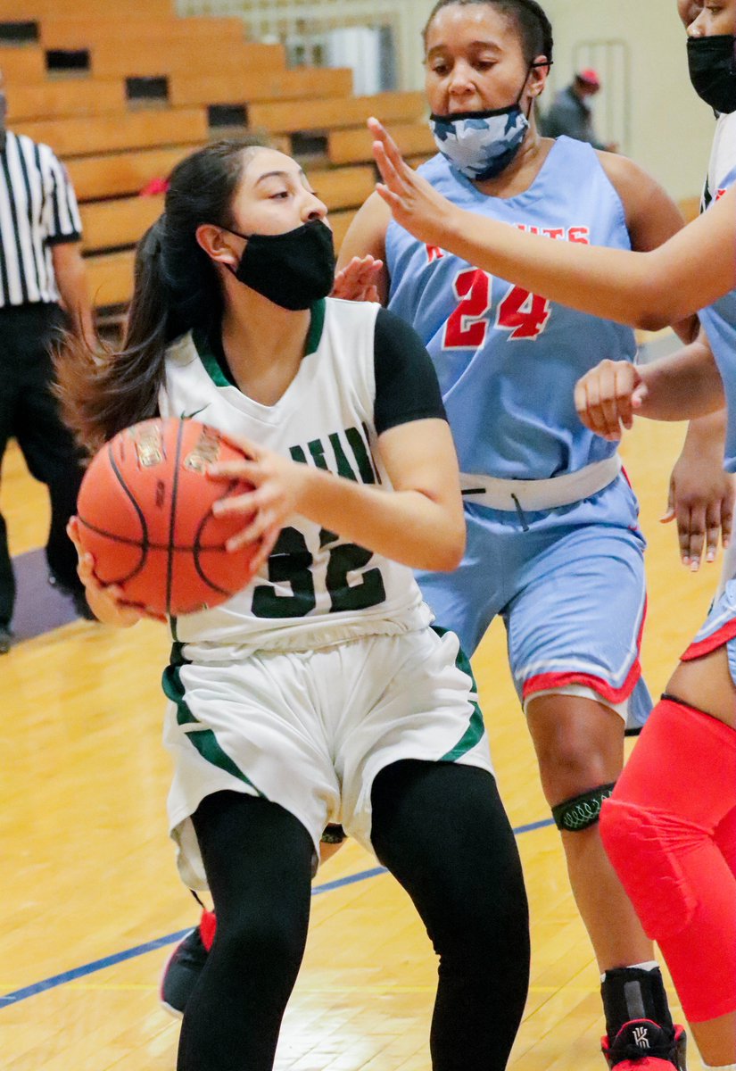smokeymom's tweet photo. Litsy Flores Lady Bears Senior basketball. @KCPS_East @KCPS_Athletics @kcpublicschools https://t.co/J6GTI22SrT
