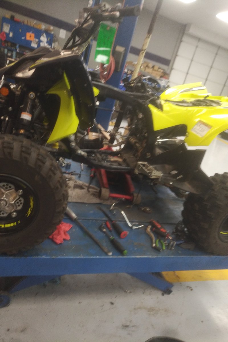 GuardianAdrian's tweet image. Gotta love Fridays.... #EngineTeardown