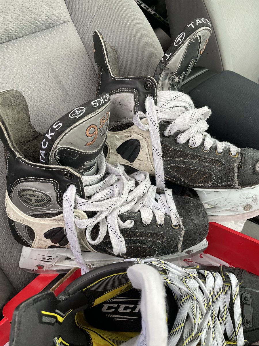 AlbertiLewis's tweet photo. After 20 years, I’m finally hanging up my @CCMHockey 952 tacks for a modern pair.  Thanks Sam and @Butler_Sports for helping me make the switch. https://t.co/8t8foA8DF3
