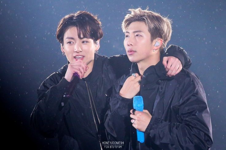 Jungkook being whipped for his Namjoon Hyung: A short but heart-warming thread;