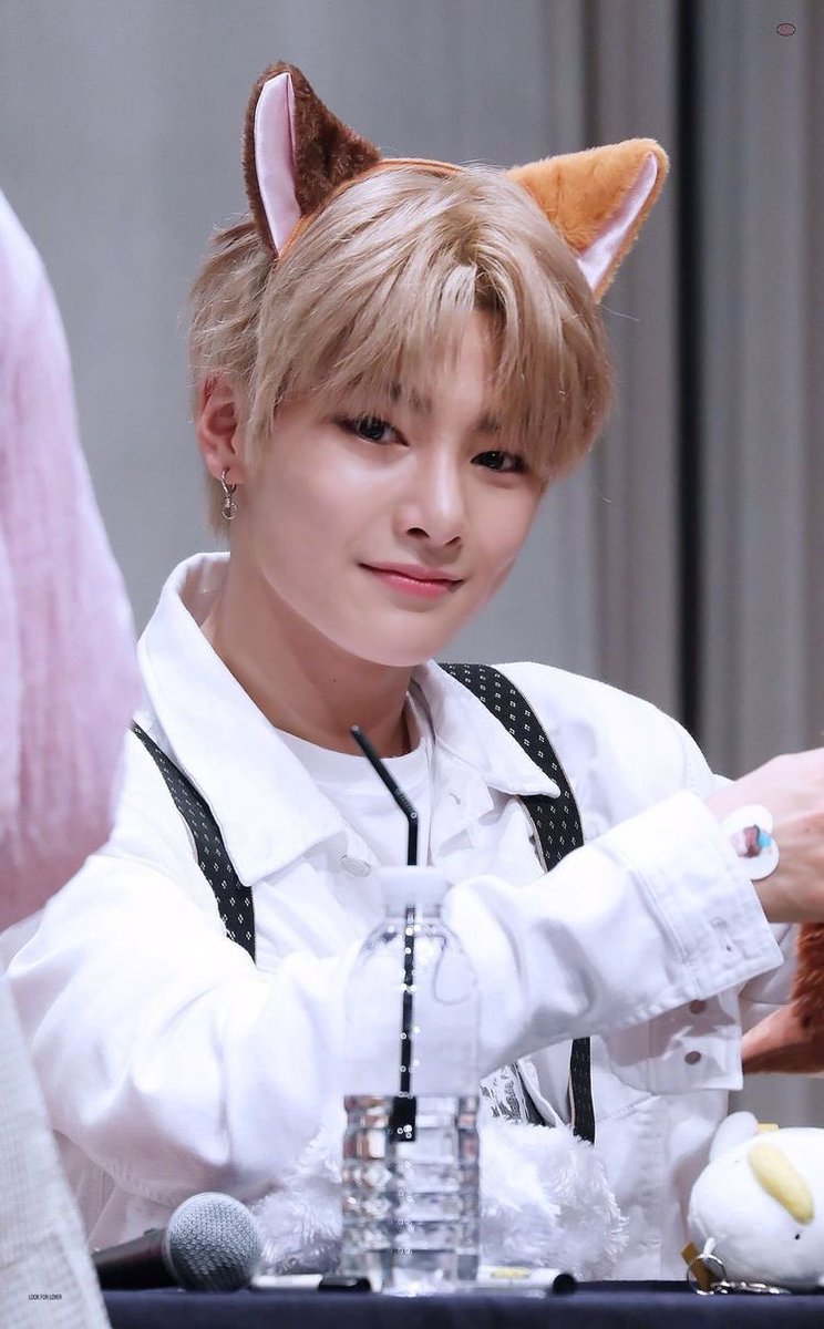 Is_TValentine's tweet photo. I want to say congrats to the sweetest maknae I.N. on his graduation from school
Finally our little Jeongin has grown up
His bright and glowing smile always makes us smile back
#IN_GraduationDay
#StrayKids
#JeongInGraduation https://t.co/c81QCd3qS7