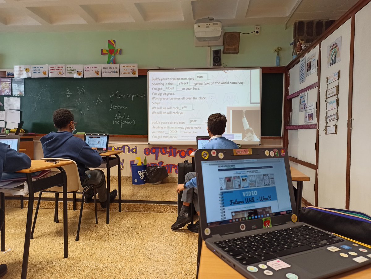 MilagrosaOviedo's tweet photo. Alumnos de 6° estudiando inglés a través de #liveworksheets una plataforma digital de fichas interactivas, porque aprender nunca ha de ser aburrido.
#learningenglish #doandlearn #englishisfun #educacionprimaria https://t.co/yR9lTjlOAZ