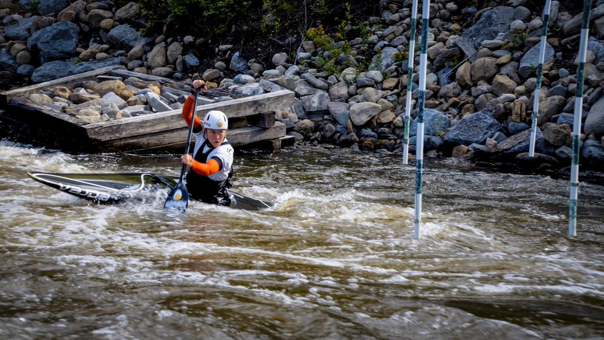 Rowan_Elsmore's tweet photo. Did you know that Ottawa has a class 2 whitewater kayak slalom course right in the centre of the city? last summer we had the pleasure of filming seven-time national champion Lois Betteridge @loisbetteridge @ottawatourism @teamcanada #kayak #kayaking #slalom @orrwhitewater https://t.co/3k5DURVCFn