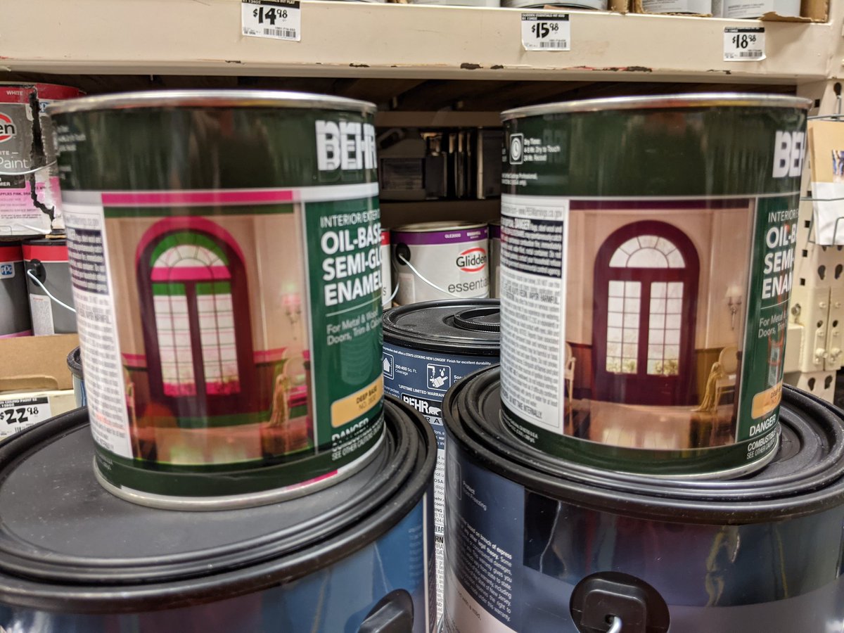 WhidbeyTom428's tweet image. Spot the difference🤔
#sameproduct #misprint