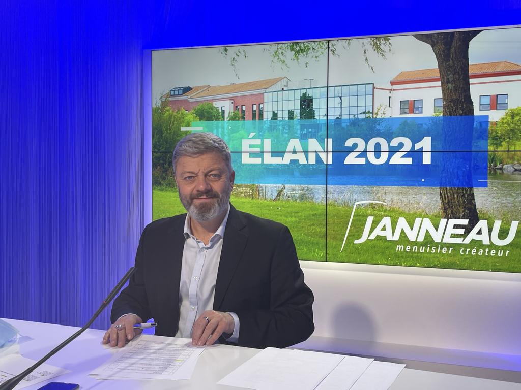 JanneauOfficiel's tweet photo. Edition Elan 2021 : quel plaisir de retrouver nos Menuisiers Créateurs autour d’un format spécial : 1H30 en live sur le plateau de @telenantesinfo avec nos équipes et partenaires. 105 points de vente connectés et 20 futurs nouveaux adhérents, reflet du dimensionnement du réseau ! https://t.co/ybyZes6Sf7