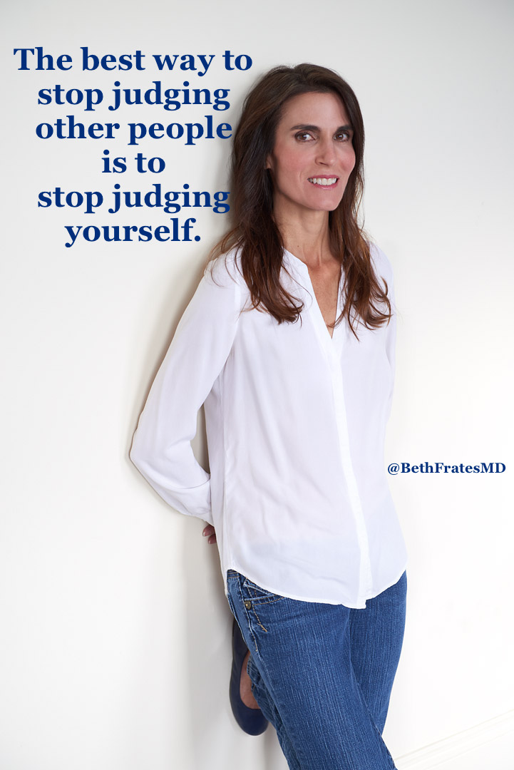 BethFratesMD's tweet photo. When we realize that we are learning+growing at every age+stage of our lives, we can be more relaxed. 🙏 We can look at experiences+at people without judgment. 🌺 Most importantly, we can stop judging ourselves. 💗 When we do that, everything changes. ☮️ #FridayFeeling #Health https://t.co/uTZJQovekh