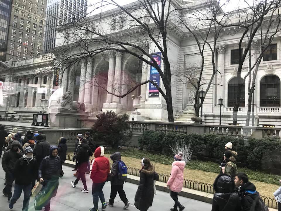 kate_mccrea's tweet photo. Memories from my trip to #NYC came up. I can’t believe it’s been four years ago already. I took a #SATC bus tour and had a #Beoadway weekend. It was an amazing trip and I want to go back. https://t.co/XDSzpwIfZn