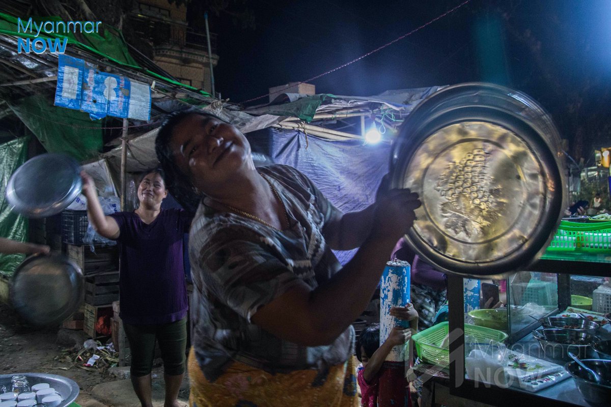 Myanmar_Now_Eng's tweet photo. For the fourth consecutive night since the start of the #MyanmarCoup, people in towns and cities across the country kept up their pot-banging protest. On Friday at 8pm sharp, people struck any object they could find to make noise in protest against Monday’s military takeover. https://t.co/LIktNkgDRN