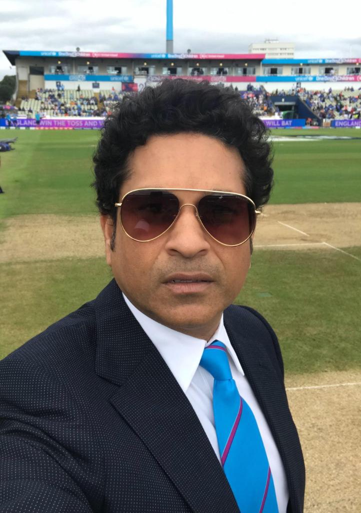 RT this tweet if you think #IStandWithSachin ❤️