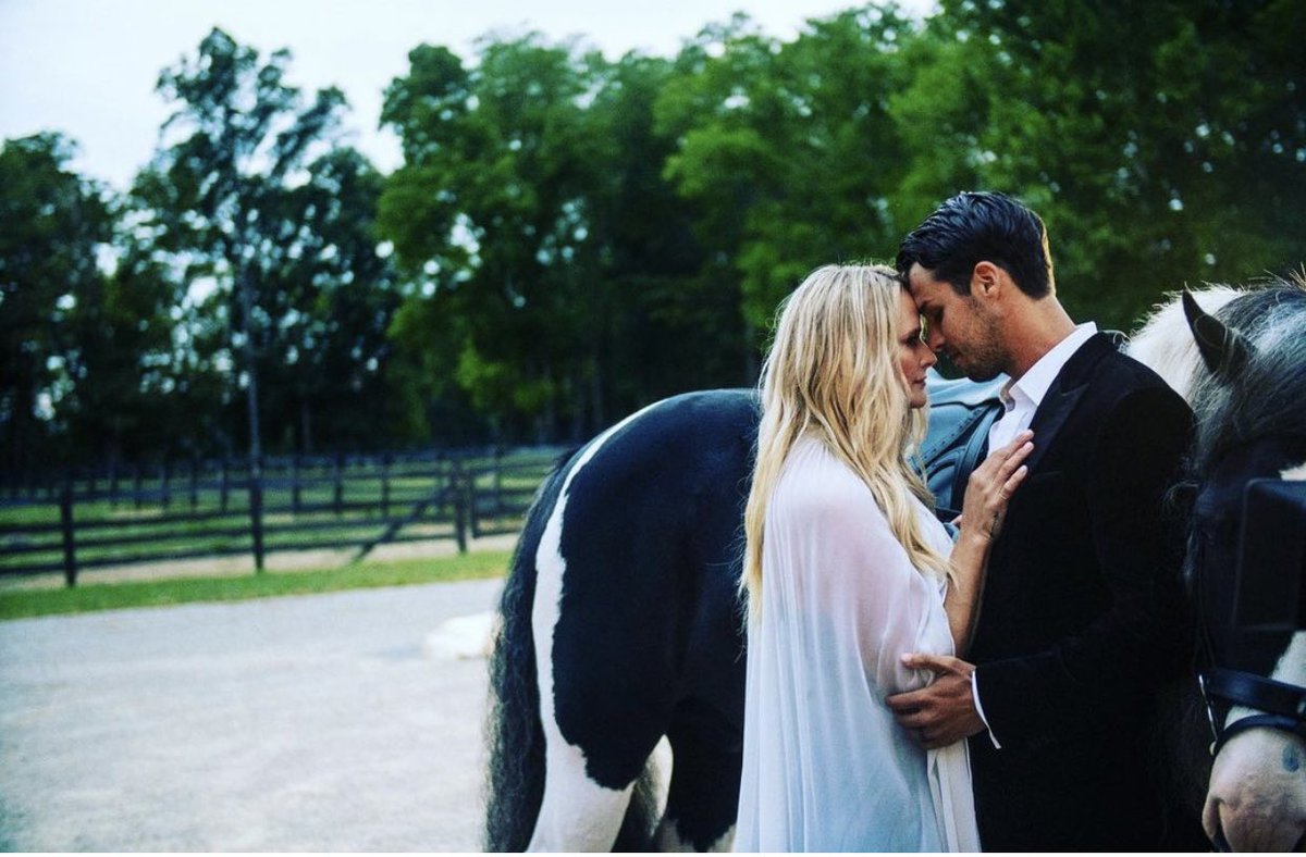 Miranda Lambert 🎸 | Parody tweet media