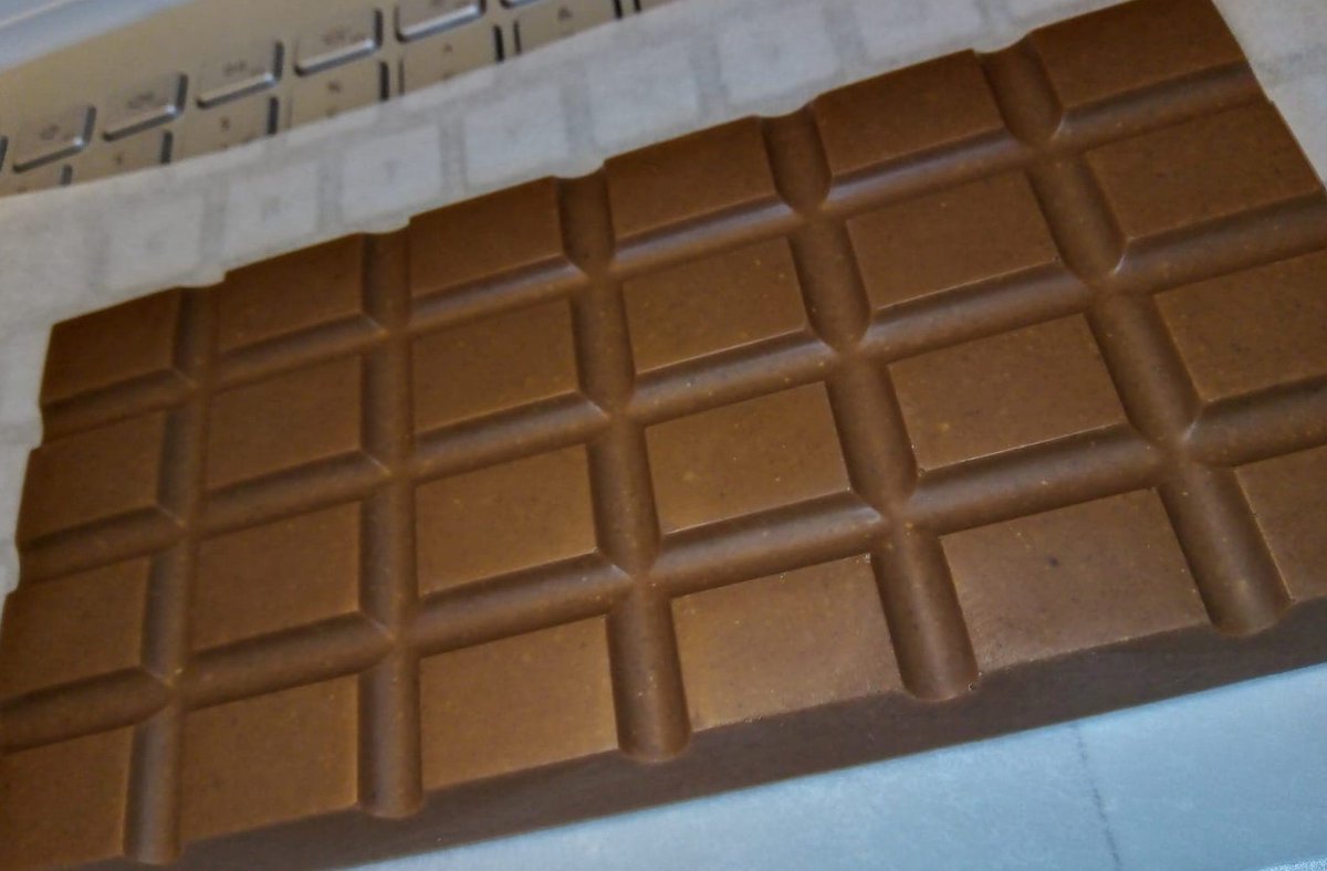 FreedomChocol8's tweet photo. Arty design or uniform chunks? https://t.co/0wiJwtKtAN