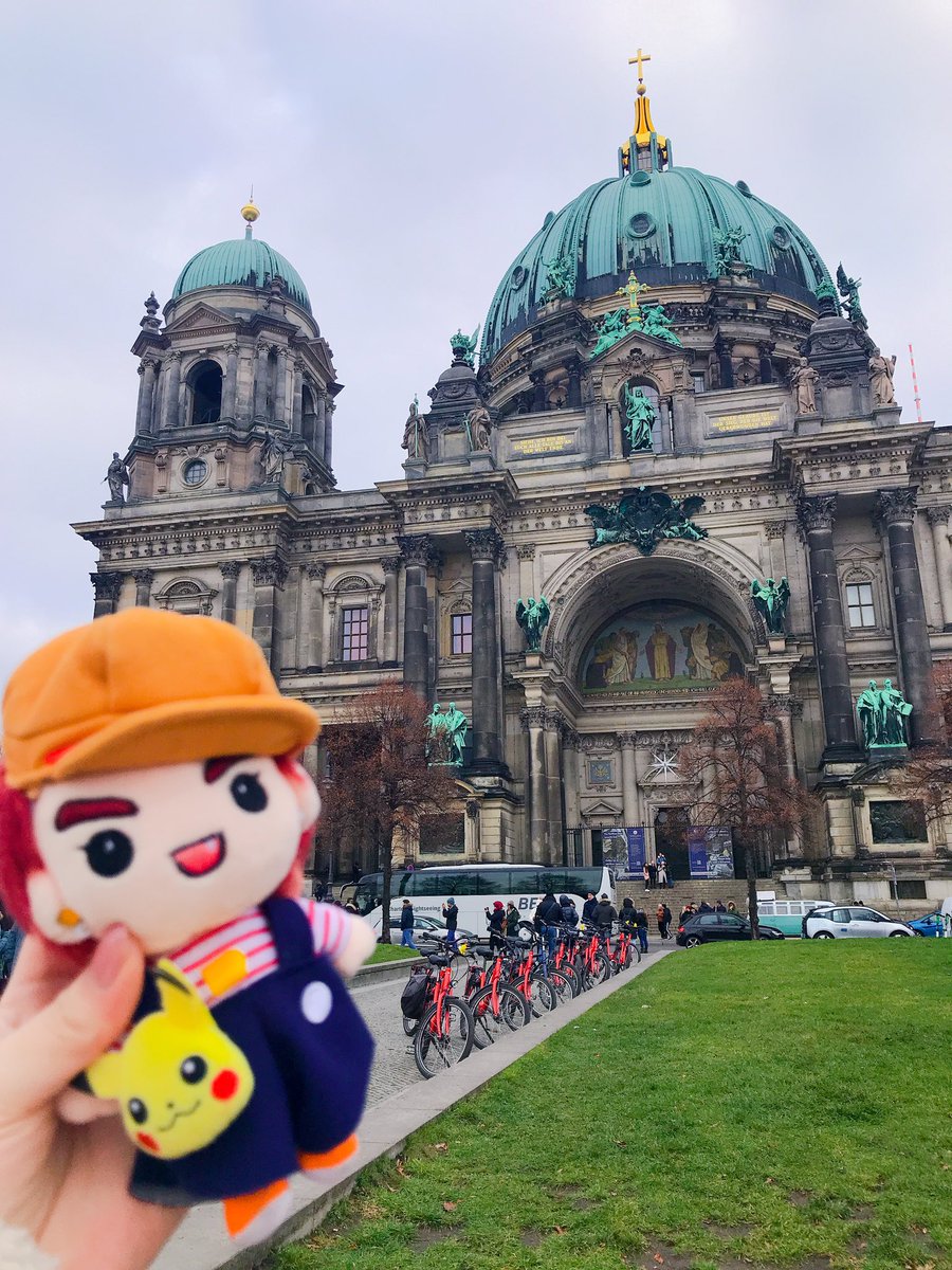 ガッセブン達の真似っこして行ったドイツ旅行も本当に本当に楽しかったなぁ備忘録🥺🥺🥺

1枚目は確かジャクソンくんの真似して
る幸せだった🙋‍♀️