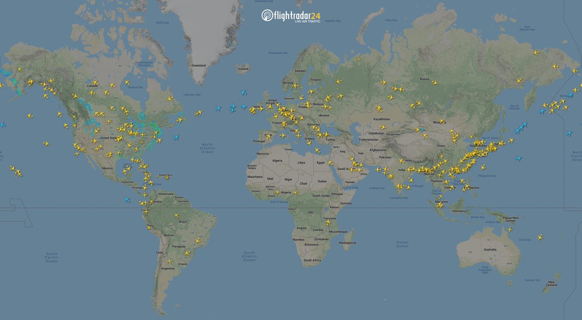 Friday freight. More than 300 aircraft carrying cargo around the world. 

📡 flightradar24.com