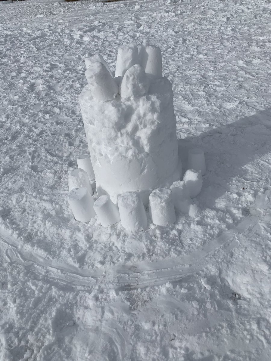 EdgemontPE's tweet photo. We managed to get outside yesterday for our PE classes. Sometimes the best activity is simply playing in the snow...oh, what fun we had! https://t.co/I5ByiGsA30