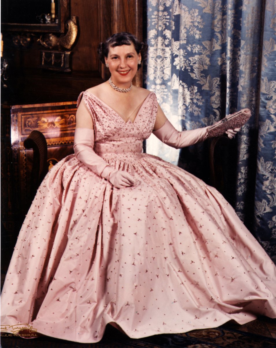 Mamie Eisenhower loved the color pink, and used it so much in her everyday style—as well as décor—that she popularized “Mamie pink.” (4/10)Image Credit: Dwight D. Eisenhower Presidential Library and Museum/NARA