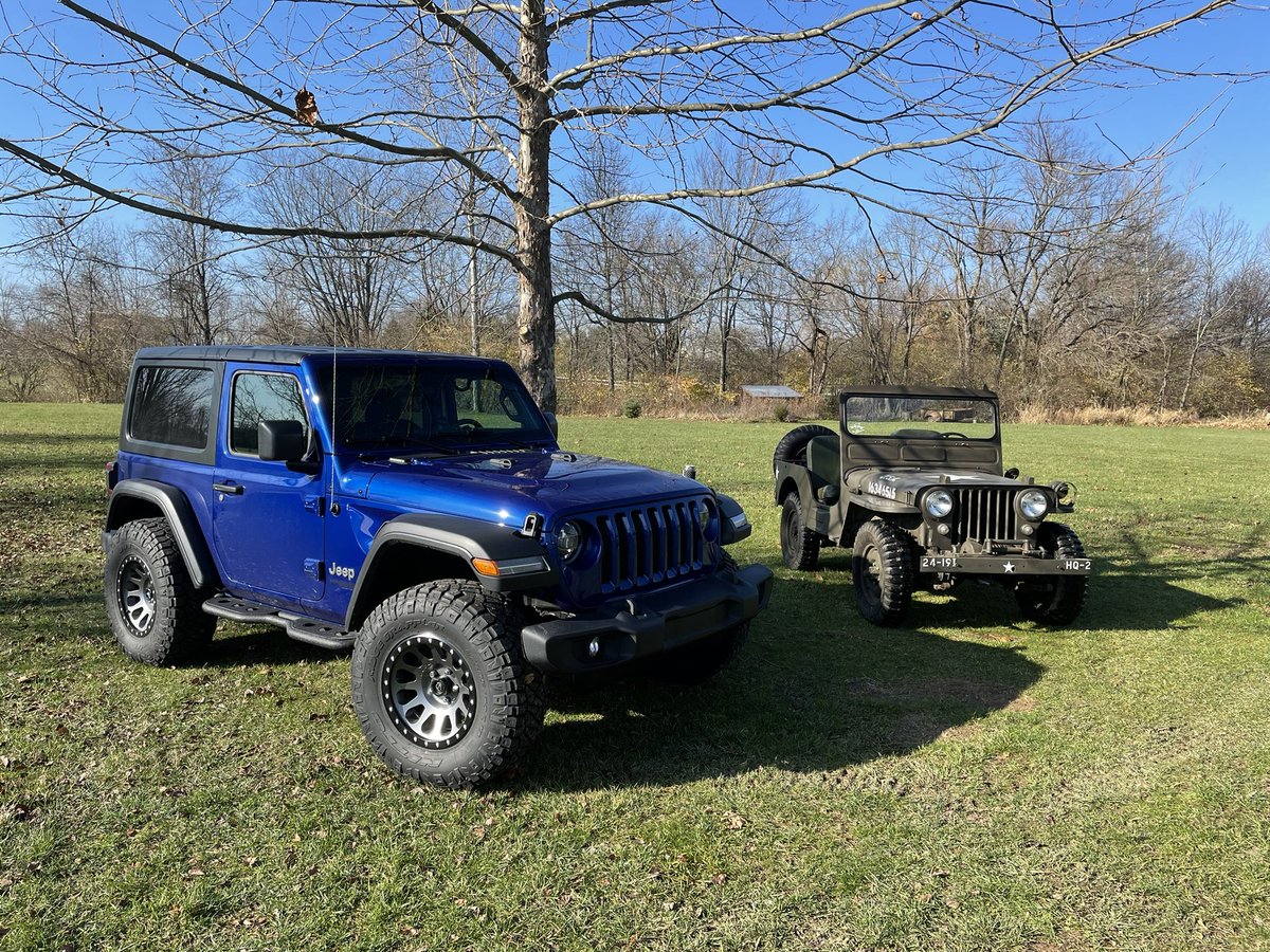 kyle_fay7's tweet photo. @JeepTalkShow @Thejeepboss Love the Willys M38, especially chillin with my JL  #jeeplife https://t.co/GzZIhbG0lw
