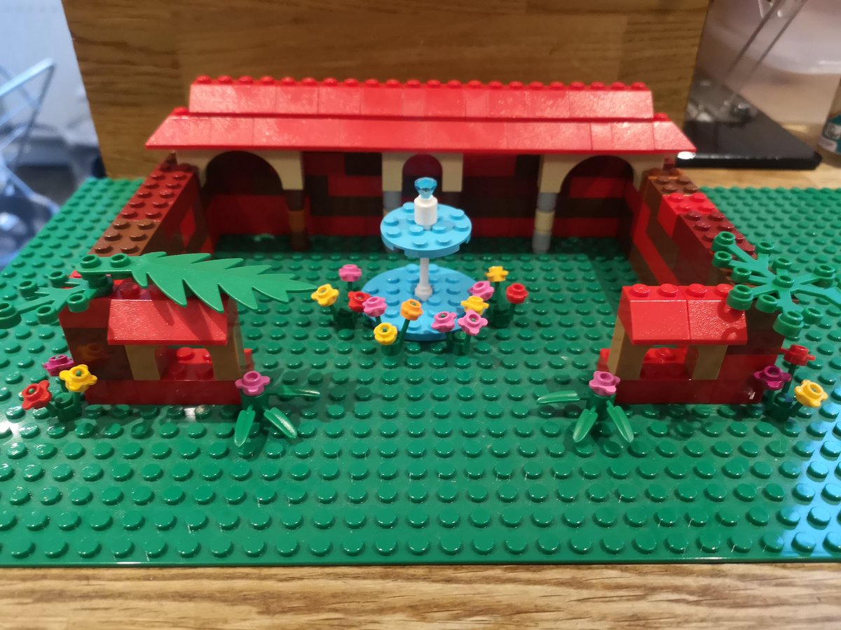 holgate_laura's tweet photo. @walmleyjssc @MissSadler4
Amelia spent a long time building a Roman Villa with her lego today. She even included Roman columns 🏛️ https://t.co/a3dJP1x0AI