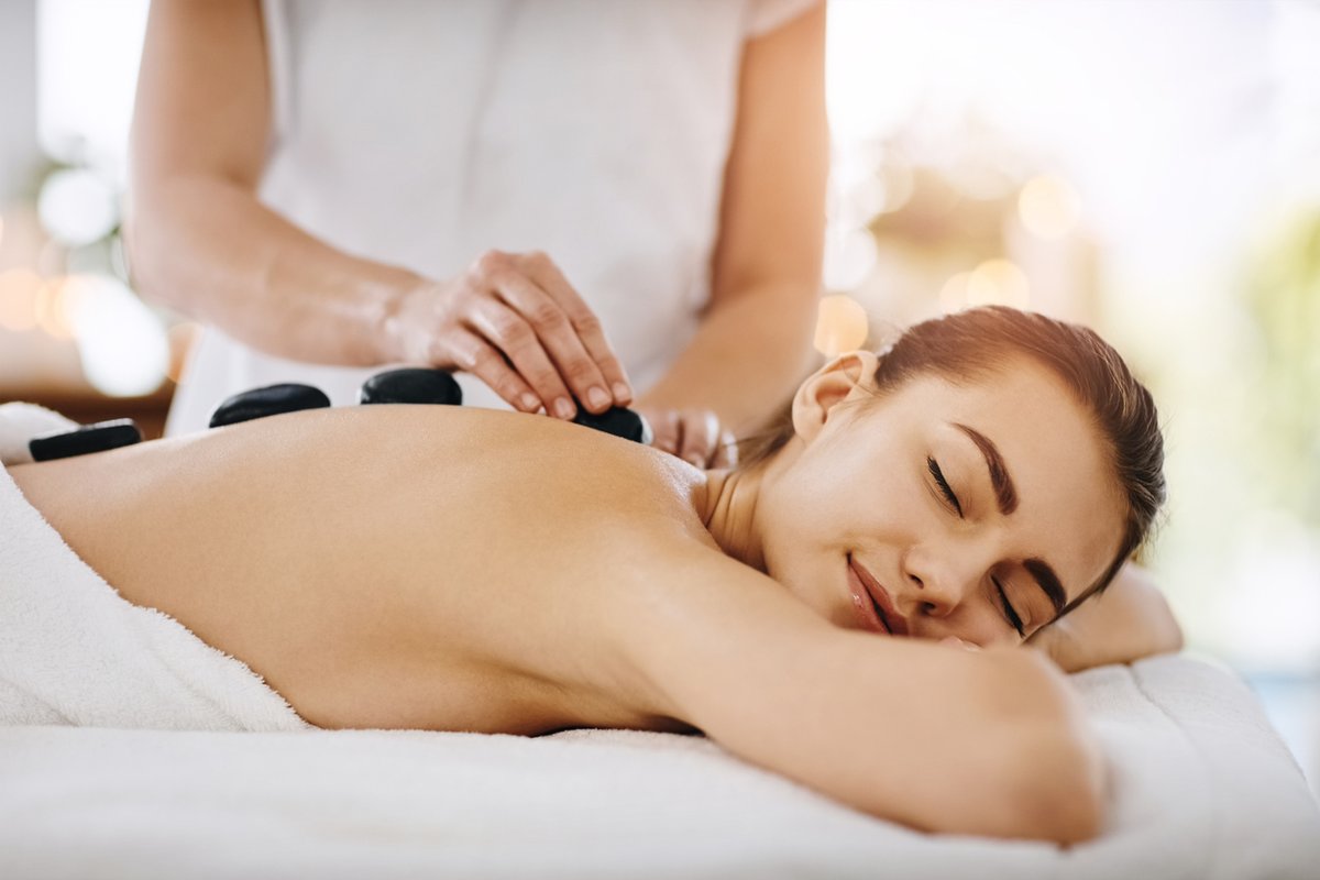 Warm stones warm the soul at Vista Blue Spa.
•
•
•
#MontereyPlazaHotel #Monterey #California #MontereyBay
#DistinctlyCalifornia #BestCoast #BestInTravel #SeeMonterey
#VisitCalifornia #WestCoastTravels #CaliforniaTrip #VisitMonterey