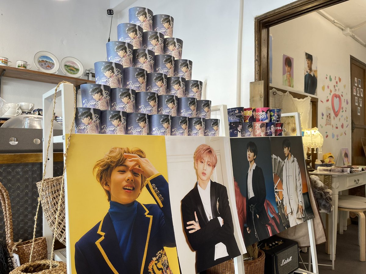 HC_world's tweet photo. #우리의우주_지성아_20살_생일축하해
#HBD_OUR_UNIVERSE_JS

너무 예쁜 지성카페 만들어주셔서 감사해요💚 덕분에 지성데이가 행복했습니다!🐹 한번가니 계속 생각나서 이틀 연속 다녀왔습니다...🤍 카페 지성메뉴도 너무 귀엽고 맛있었어요!

https://t.co/sRFpVG6rTu 🐹
@HBD_JS @mgdh_flowercafe https://t.co/iqvVLhuOpQ