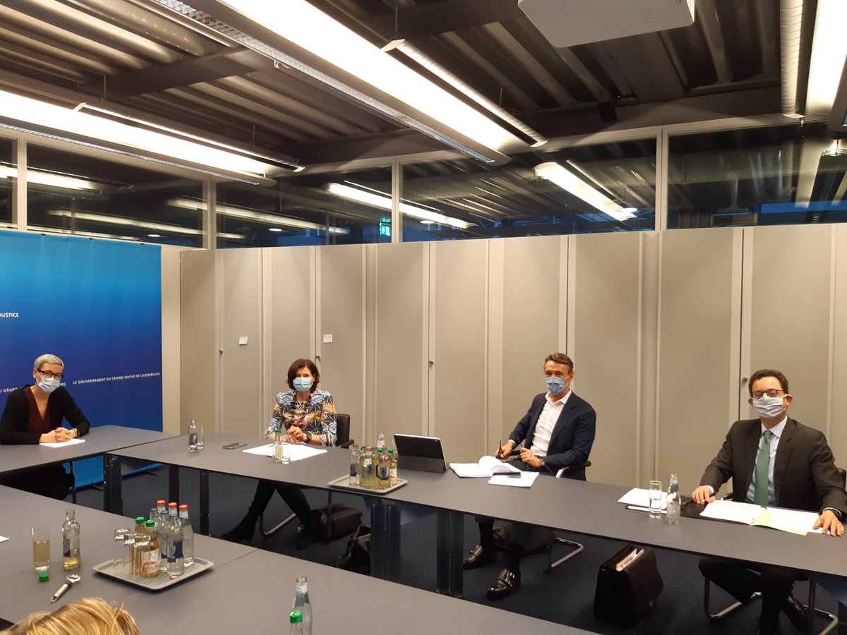 .<a href="/SamTanson/">Sam Tanson</a> a eu un échange avec les représentants du barreau de #Luxembourg  Valérie Dupong (Bâtonnière), Pit Reckinger (Vice-Bâtonnier) et François Kremer (Bâtonnier sortant)