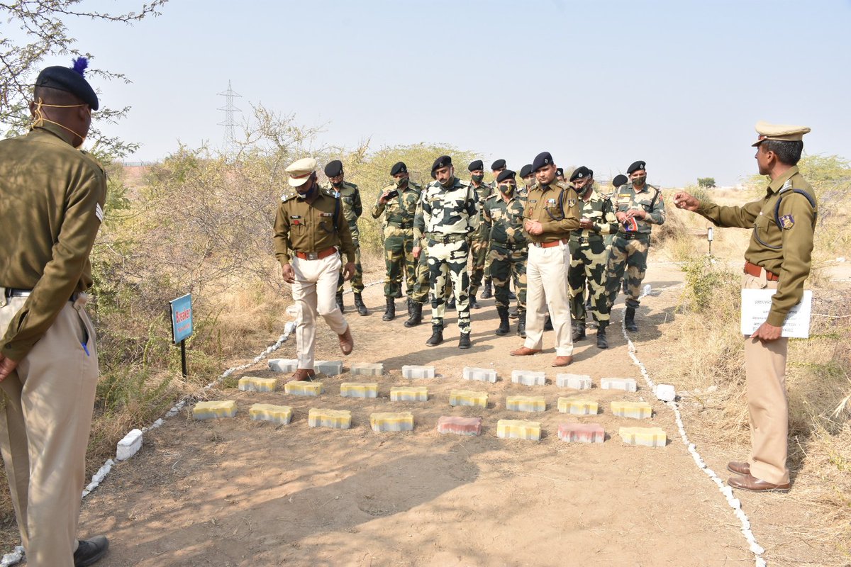 On 5/2/2021 A Faculty from STC,BSF, Jodhpur (Raj) headed by Sh. Vishal Patiyal Deputy Commandant, visited the IED Lane of RTC CRPF, JODHPUR (Raj) under the "Faculty Exchange Program"