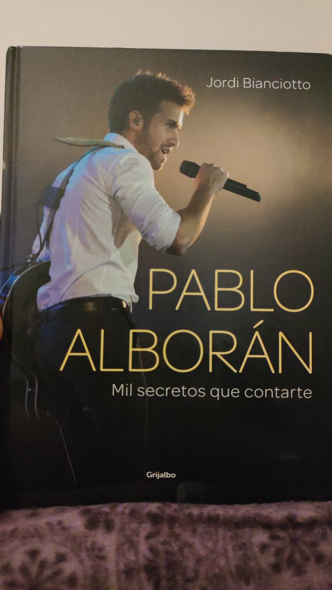 Menchu_1986's tweet photo. Regalo este libro a quien le interese, responderme por privado gracias!!! https://t.co/CSHSeDT3Gn