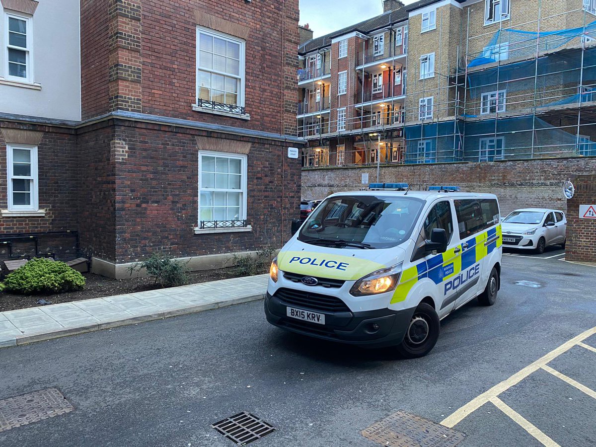 MPSAvonmore's tweet photo. @MPSAvonmore and @MPSShepherdBush officers out on patrol. https://t.co/O1vexVgK4u