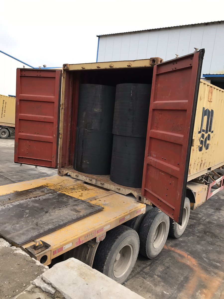 Big cylinder rubber fenders for sea port. If you interested in, please contact sales@marinelifesaving.com