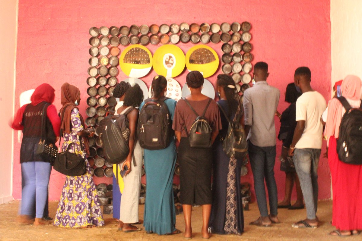 ArtBamako's tweet photo. #BAGexpose à Ségou Art
À l'instant les Visites du stand de Bamako Art gallery!
#bamakoartgallery #SégouArt #FestivalsurleNiger #peinture #design #contemporaryart #Mali https://t.co/lxdaxjdxER