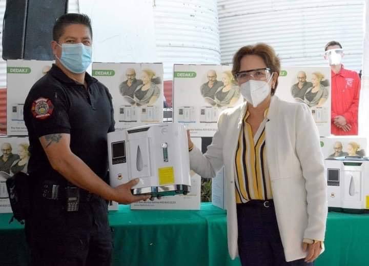 betty_2105's tweet photo. #GraciasPorTuLucha A todo el personal del Ayuntamiento de Ixtapaluca, en especial a paramédicos,  bomberos y policías, hoy les decimos: gracias por su ardua lucha en contra del Covid-19. @MaricelaSerHdz Gracias, eres mujer de lucha y convicciones https://t.co/ThEuvIHXtl