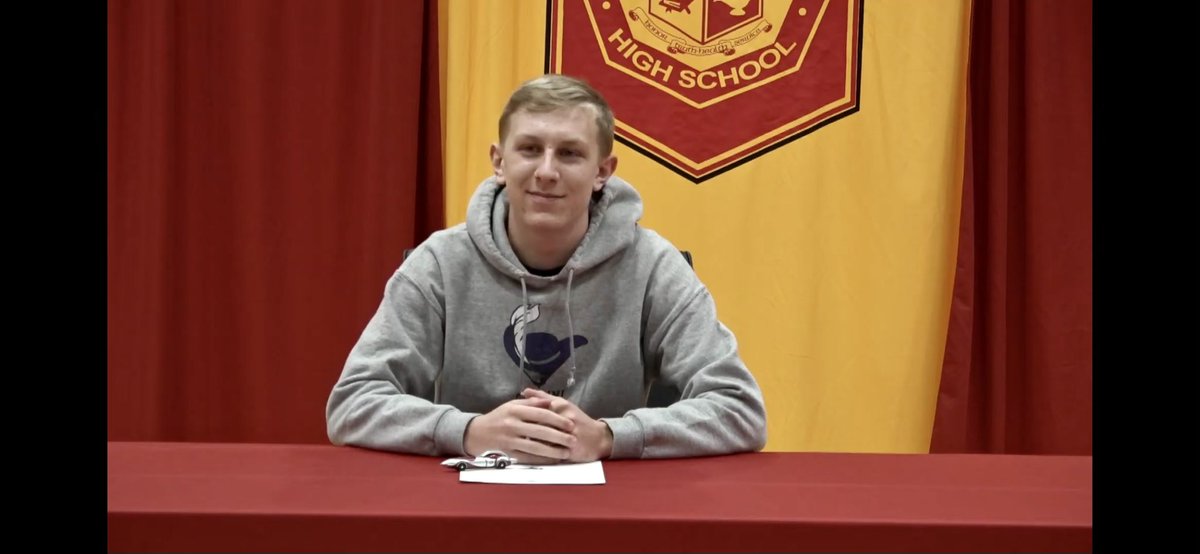 hunter_kraiza's tweet photo. Very proud day for me to sign my basketball and baseball commitment letter for Cabrni University! https://t.co/foCED2EfS4