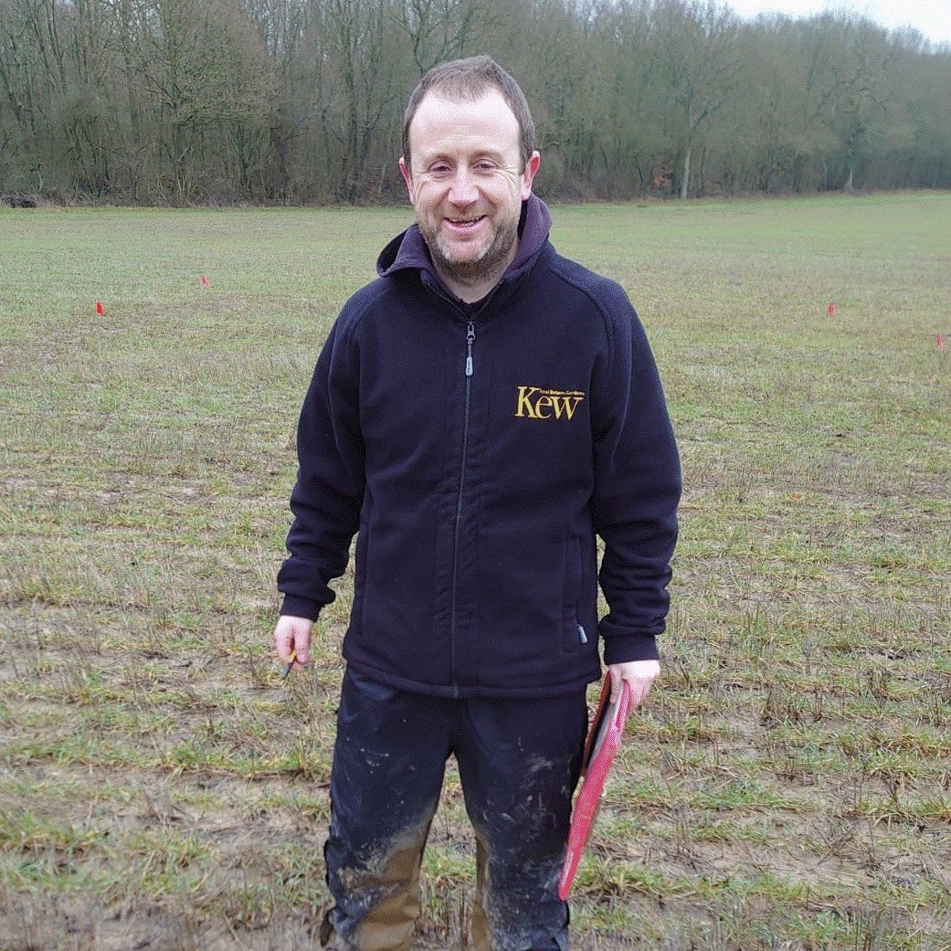n2_vision's tweet photo. Testing how @n2_vision robots monitor crops and soils throughout the growing season... Mark Lee @KewScience with @UKRI_News @ManMetUni @gmvnsl https://t.co/gbdvdIPCfy