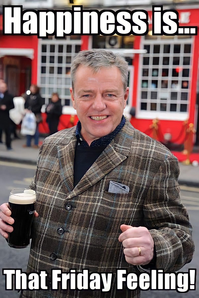 Classicbritcom's tweet photo. Suggs knows 🍻 https://t.co/X9vE1ZfwcA