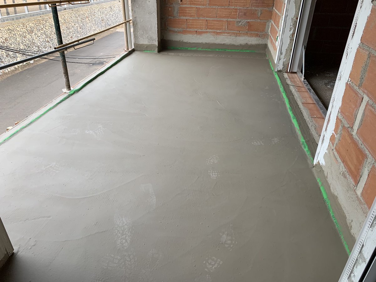 Kerakoll_Luis's tweet photo. Hoy visita obra #kerakoll, suelo radiante #keracemecopronto, impermeabilización terrazas #nanoflexsinlimites, seguiremos https://t.co/6tJbK2q3Vh