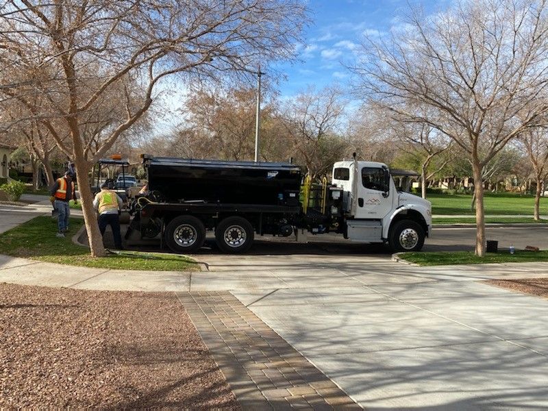 VelocityTrucks's tweet photo. City of Buckeye hard at work in a truck they purchased from our Tolleson, AZ location in November. Even better, they happen to be in front of the Salesman’s house!
For info on AZ Truck Cory Thompson cthompson@vvgtruck.com
#Freightliner #BalarEquipment #PBLoader #CityofBuckeye https://t.co/B6BMhyqumF