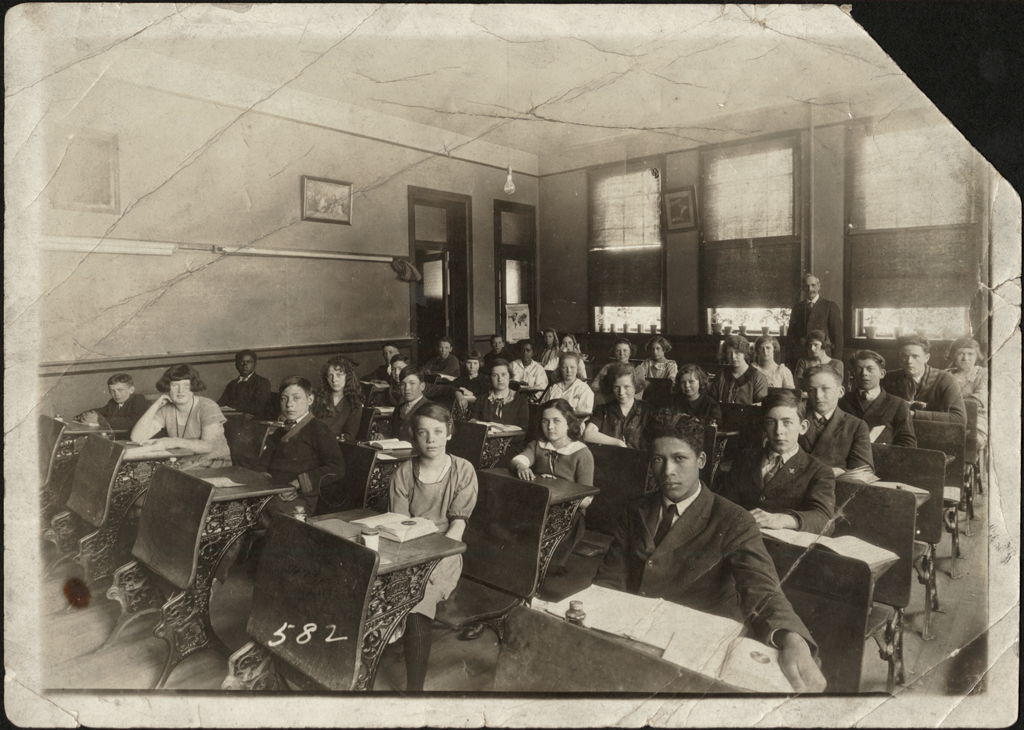 Avis aux enseignants! Ce mois, voyez nos ressources en ligne gratuite sur l'#HistoireDesNoirs pour encourager vos élèves à en apprendre davantage sur le passé de l'Ontario à l'aide de #sourcesprimaires : ow.ly/z7EJ30rupl7. #OntEd #ArchivesBlackEducation