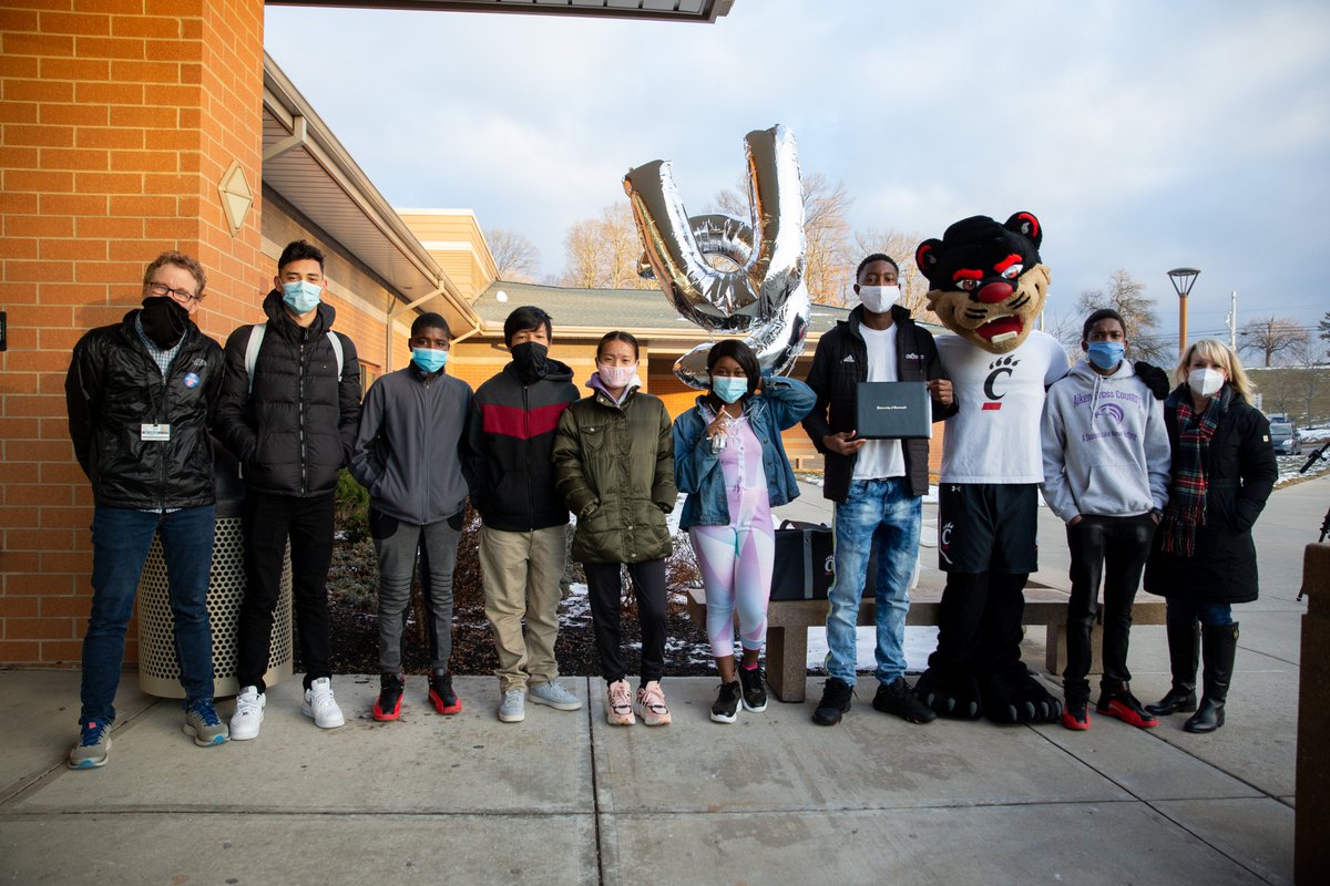 uofcincy's tweet photo. Congrats to Mohamed Camara for getting admitted into UC &amp; receiving a $2000 grant! Mohamed immigrated to the U.S. from West Africa. He’s a first generation college student who wants to help others through the immigration process. Full story: https://t.co/RWjM7KR9hi #BearcatsBound https://t.co/ODJ5Jdnw5I