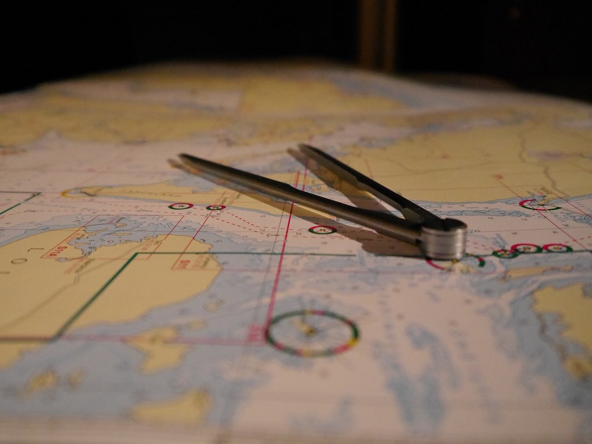 BytownBrig's tweet photo. Join Tony Bonnici to learn the basics of  charting.  Including reading marine charts, differentiating deviation, declination and variation, as well as how to find and plot your position, set courses and determine distance. 
https://t.co/EyZNNeOd5f https://t.co/AgsJFLNVQc