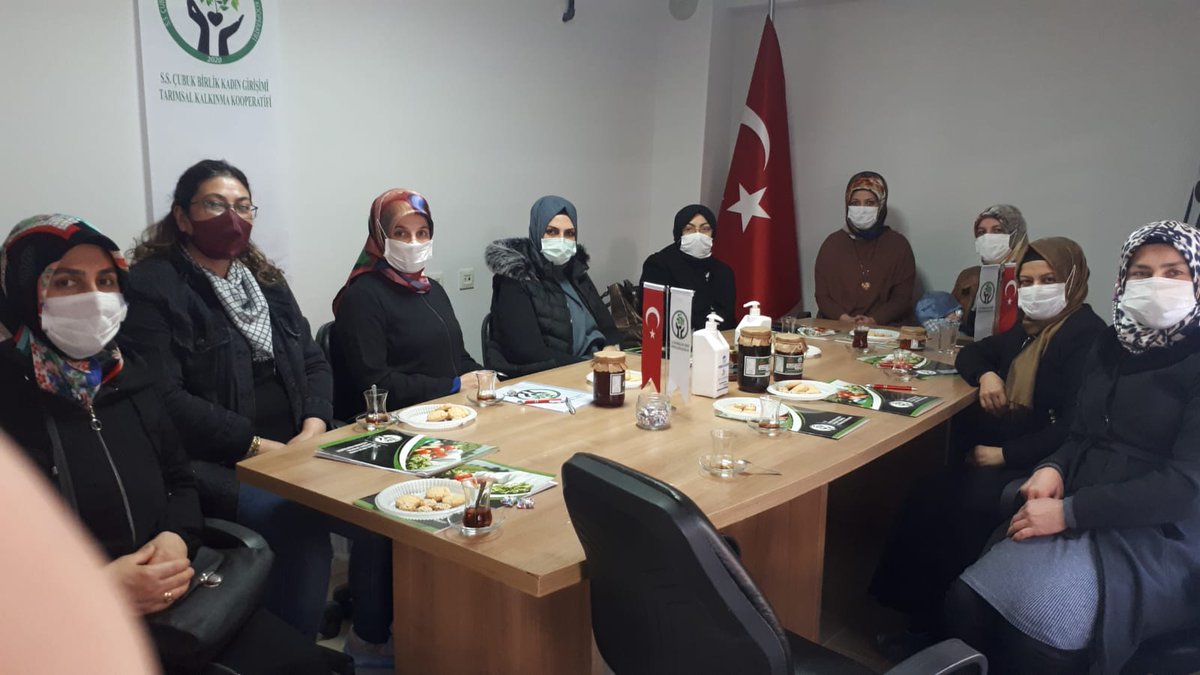 Bugün S.S Çubuk Kadin Girisimi Tarımsal Kalkindirma Kooperatifine ziyaretimizi gerçekleştirdik.
ilgi ve nezaretinden dolayı Baskan Elif Şahbudak ve yönetimdeki arkadaşlara teşekkür ederiz. <a href="/selvacam/">Lütfiye Selva Çam 🇹🇷</a> <a href="/muallavarol/">Mualla Varol 🇹🇷🇹🇷🇹🇷</a>