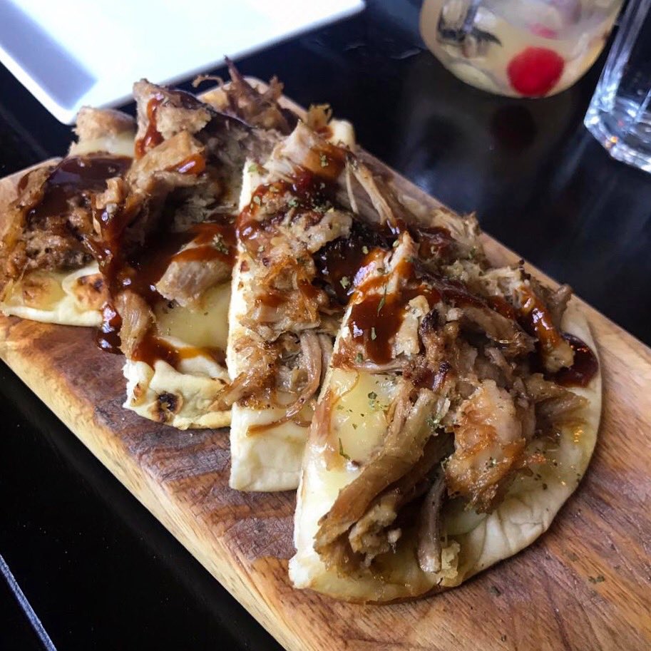 FromageGourmet's tweet image. Pulled pork perfection👌
Fresh baked flatbreads, a #FromageBistro specialty! 

Takeout
Fromage Bistro - Hillcrest Avenue⁣⁣⁣
Tel (876) 622-9856 or (876) 927-7062⁣⁣⁣⁣
WhatsApp (876) 294-9027⁣⁣⁣

#FlatbreadFriday
