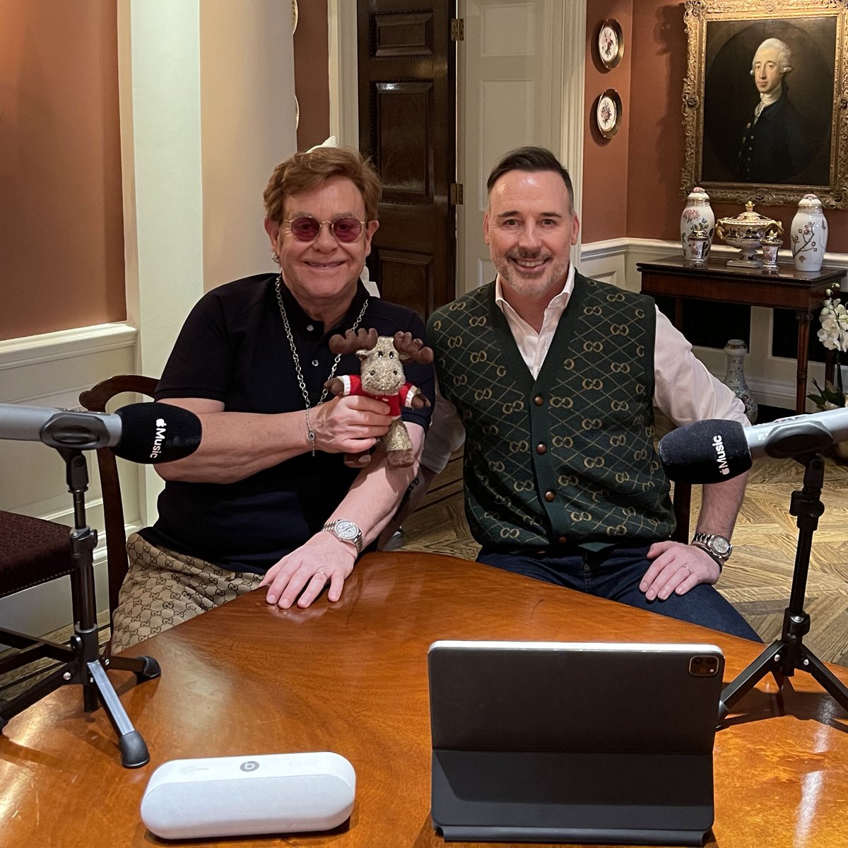 eltonofficial's tweet photo. David has been nagging me to do an all-Canadian episode of #RocketHour, so this week I asked him to join me and we made it happen! 🇨🇦

Featuring music from Leonard Cohen, k.d. lang, Rush, Joni Mitchell and more!
 
Listen back now, only on @applemusic 🚀
https://t.co/W4EMLBPsZP https://t.co/whGdoGfi6c